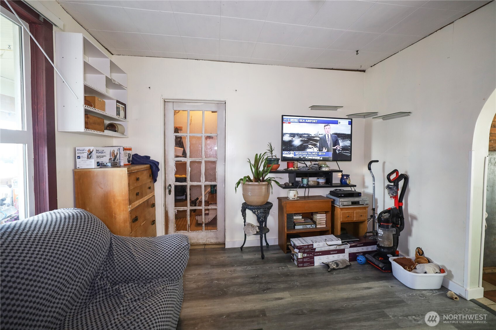 811 W Market Street Property Photo 5