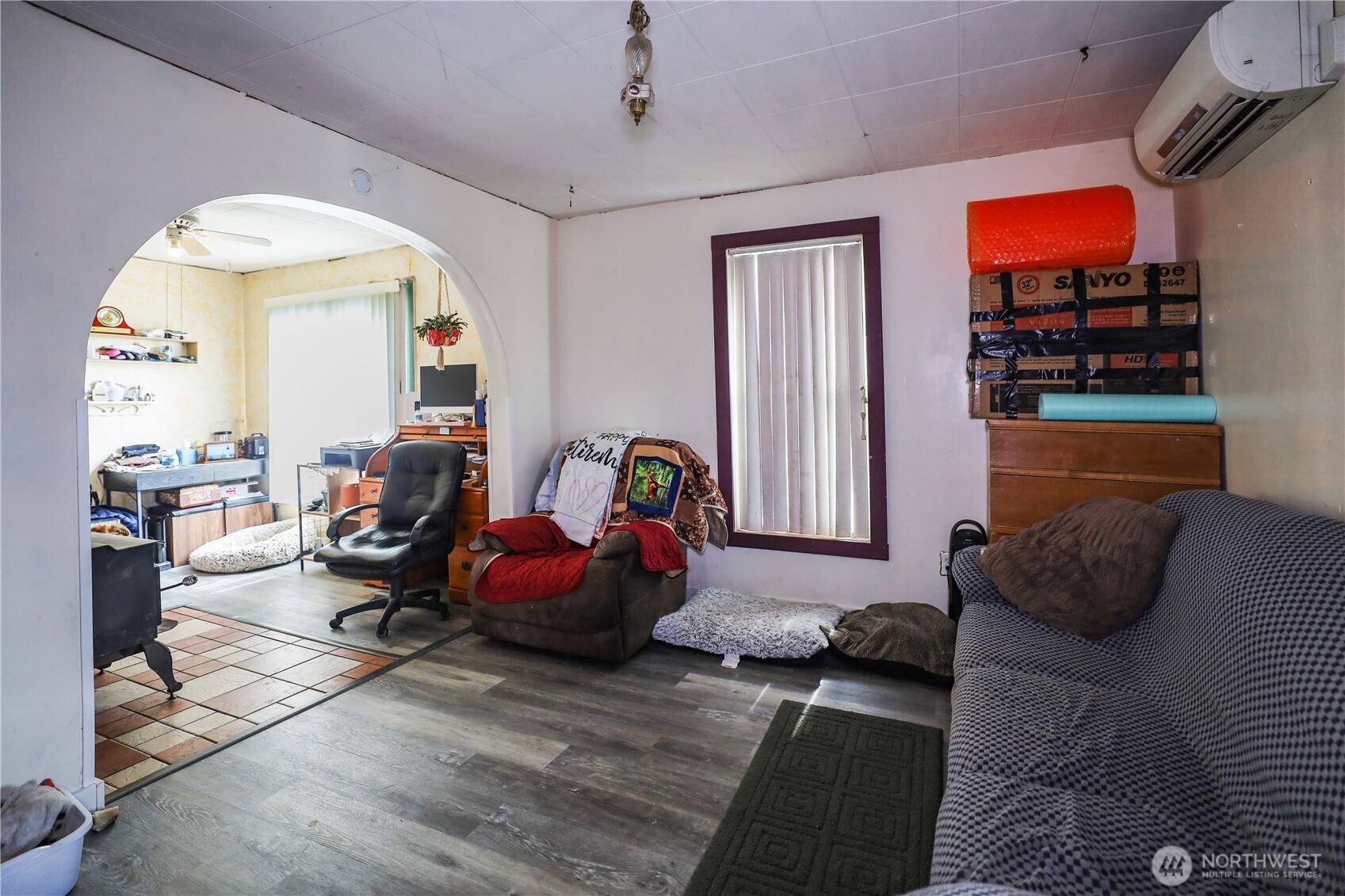 811 W Market Street Property Photo 6