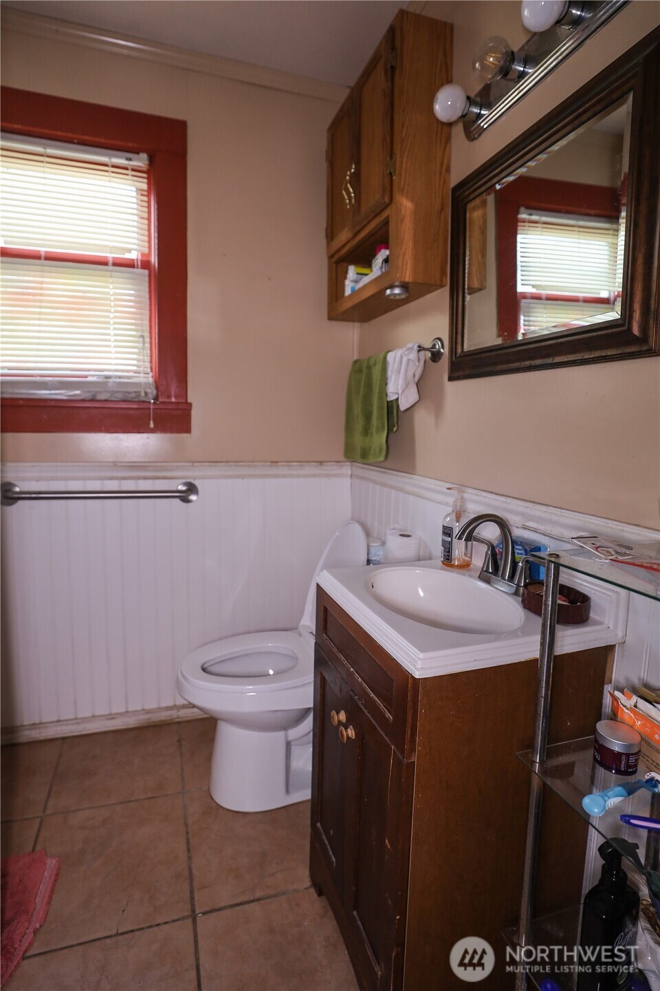 811 W Market Street Property Photo 12
