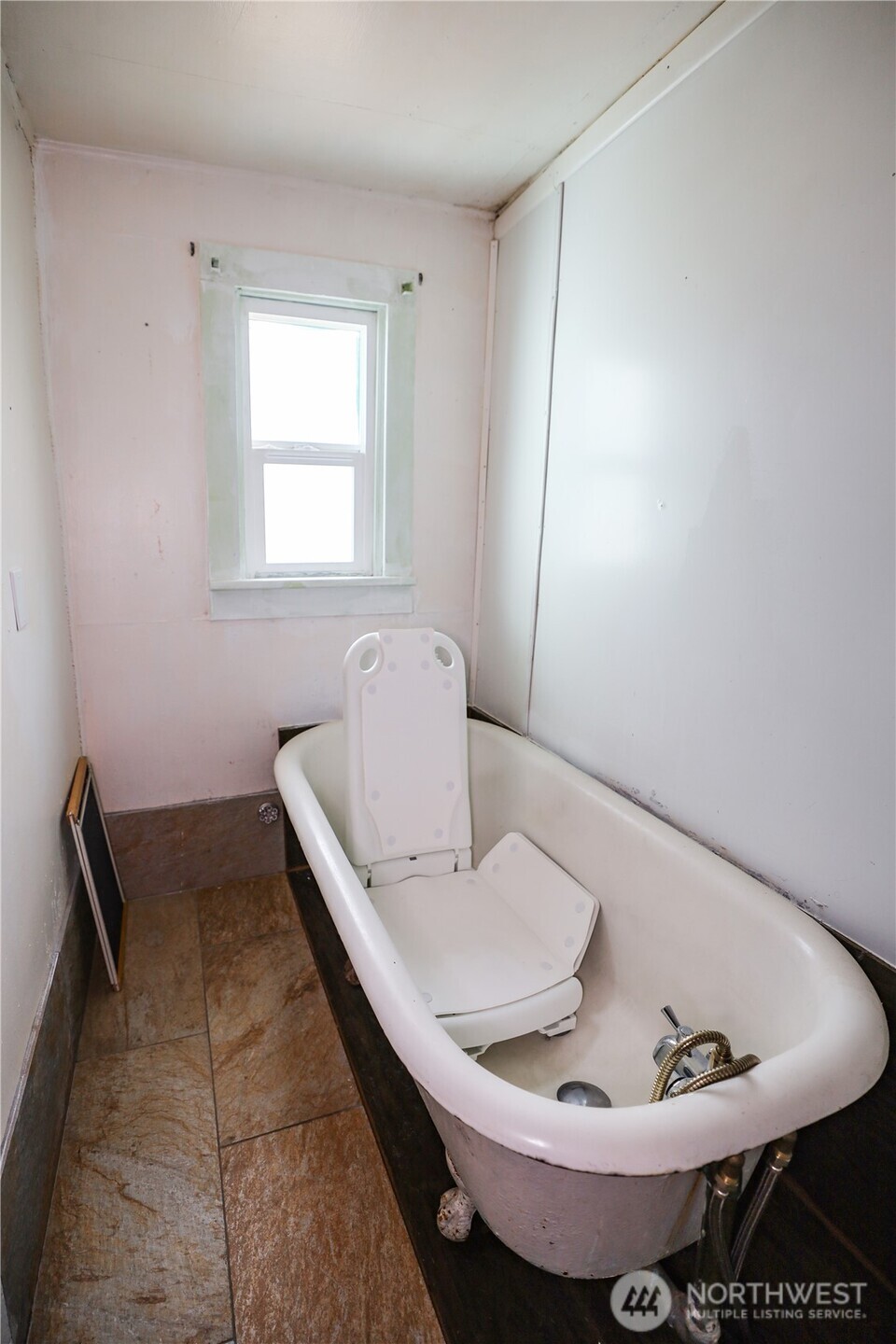811 W Market Street Property Photo 28