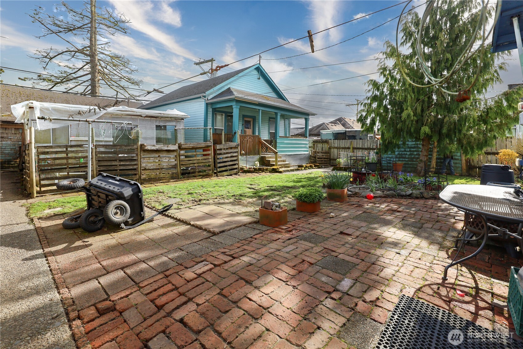 811 W Market Street Property Photo 29