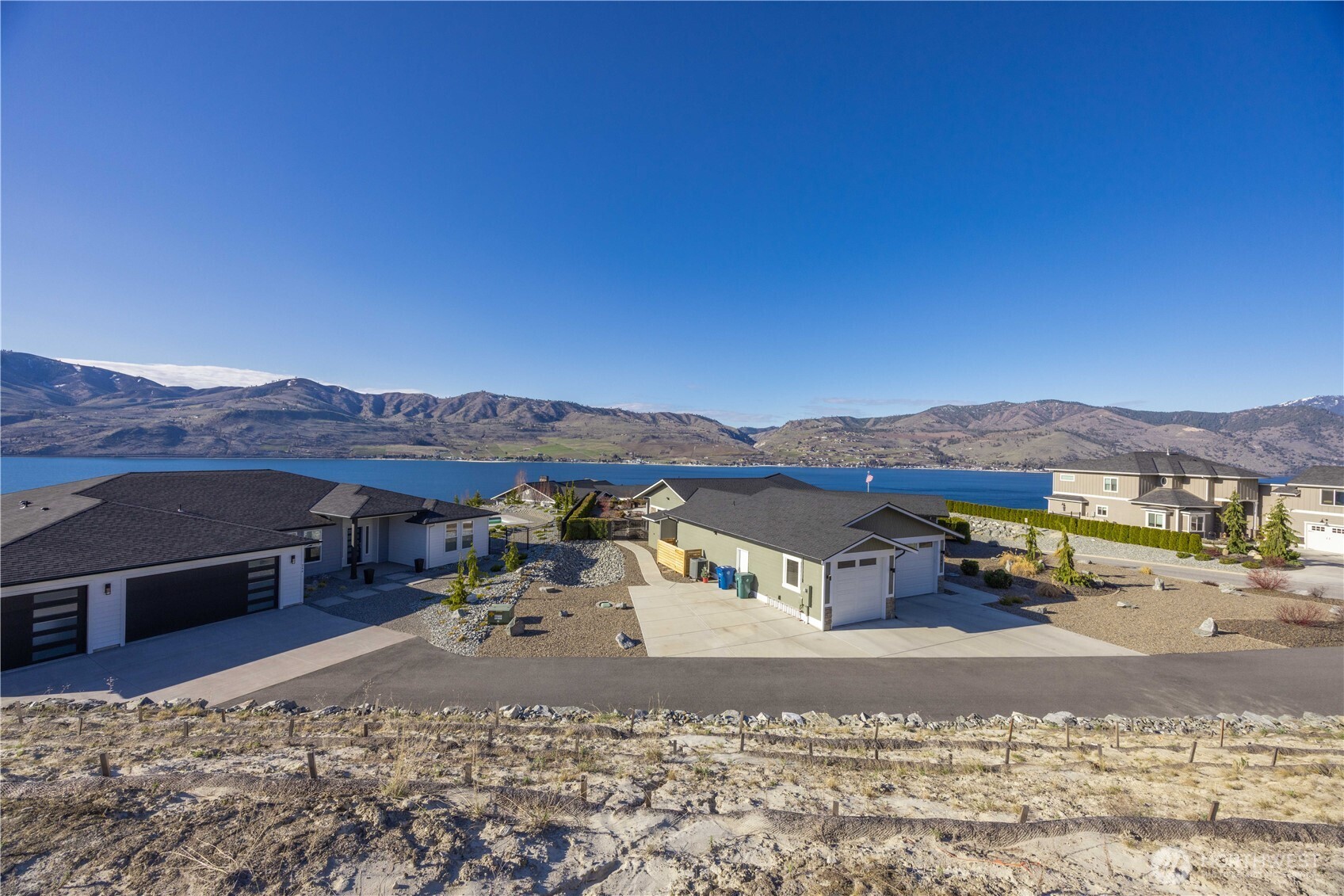 100 Waterview Drive Property Photo 12