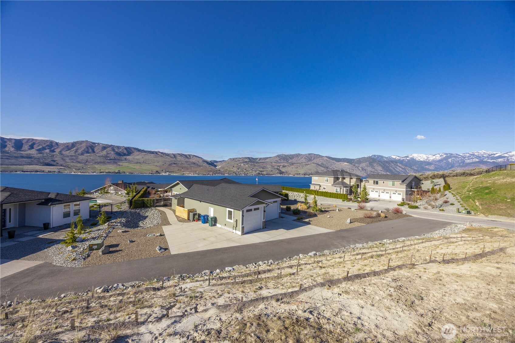 100 Waterview Drive Property Photo 13