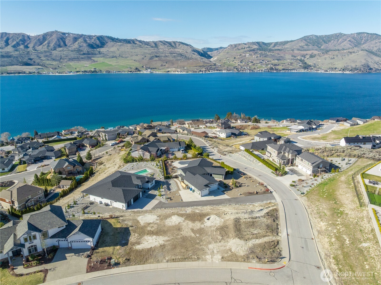 100 Waterview Drive Property Photo 16