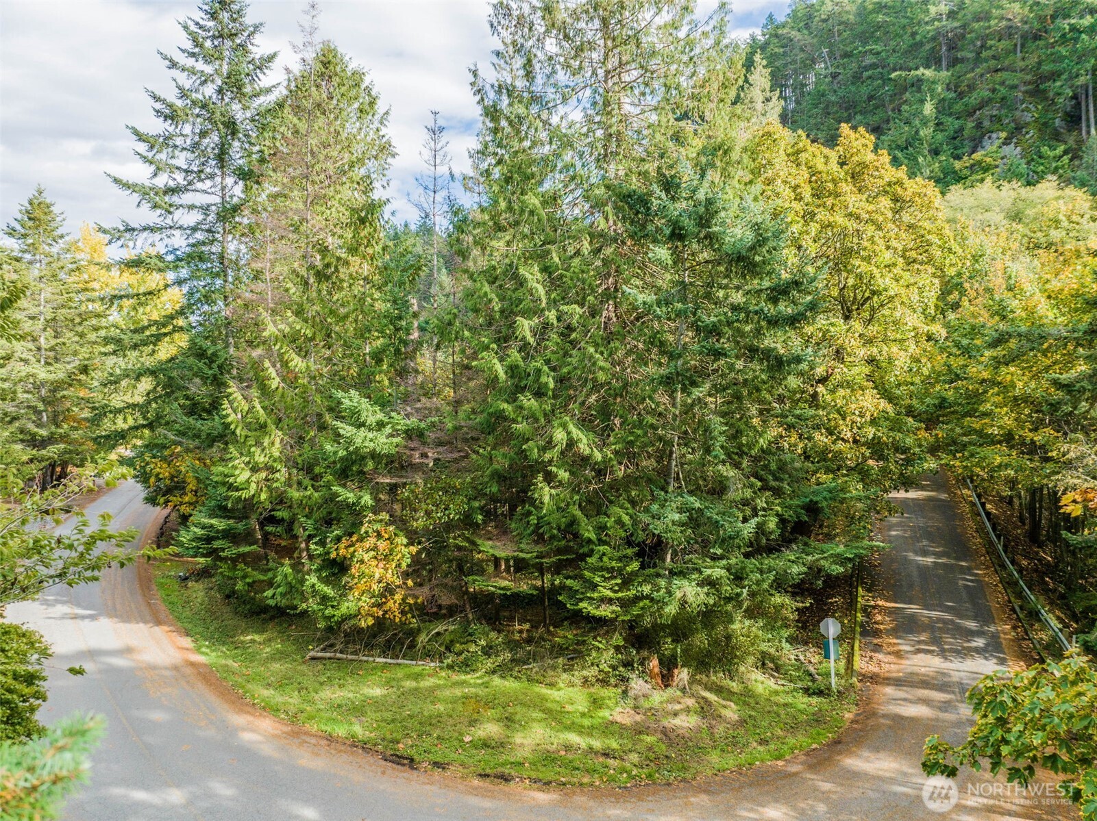 555 Klamath Drive Property Photo 12