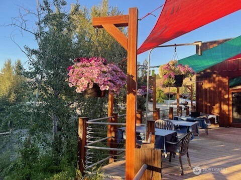 201 Methow Valley Highway Property Photo 4