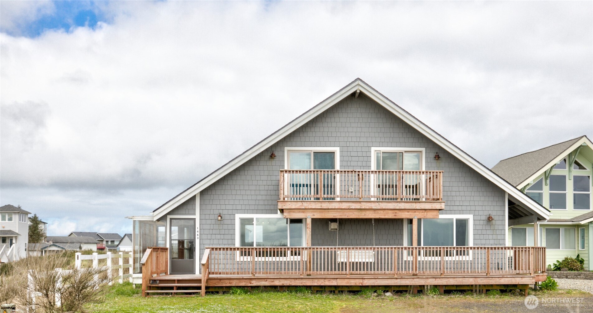 1463 E Ocean Shores Blvd Property Photo 1