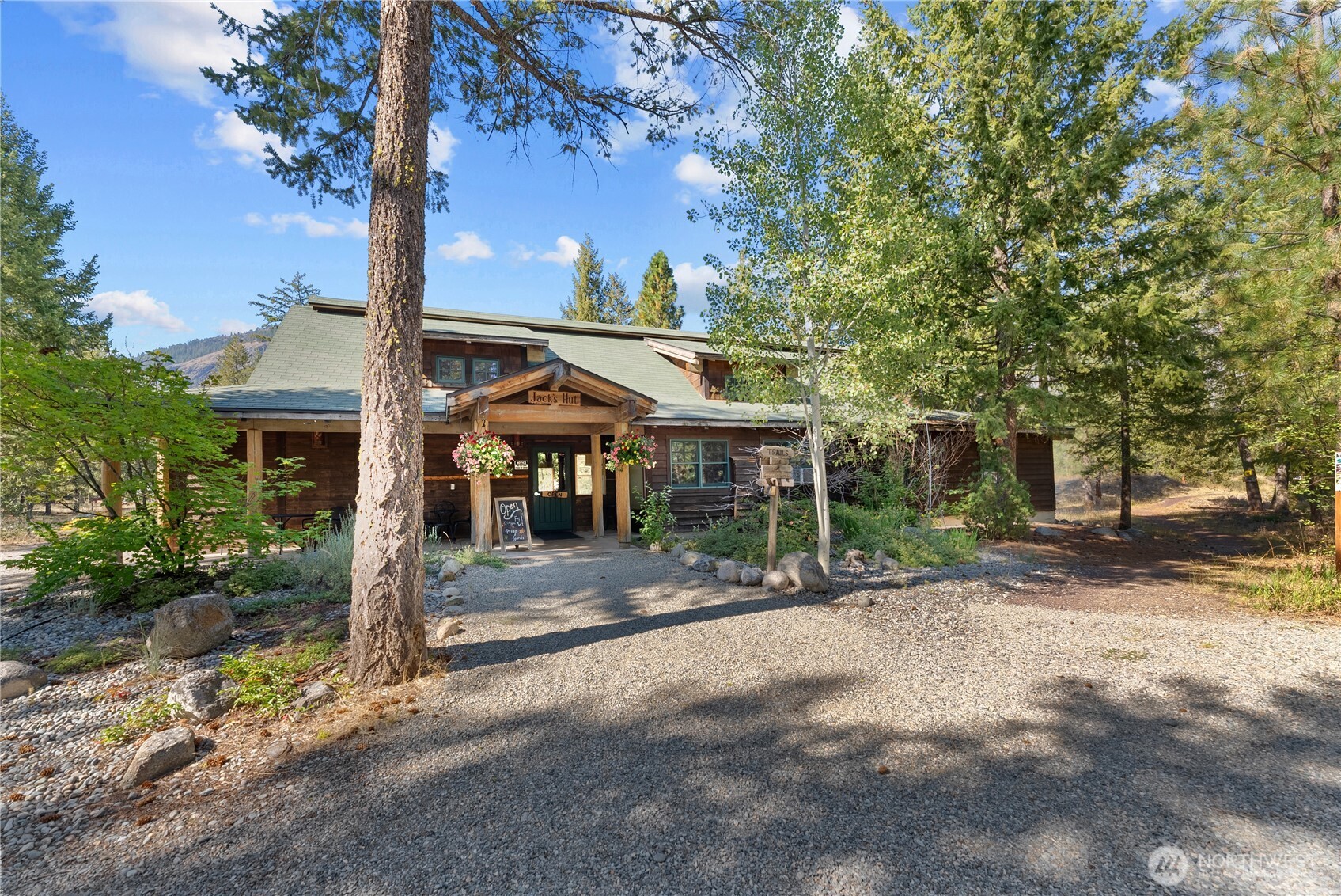 31 Early Winters Drive Property Photo 15