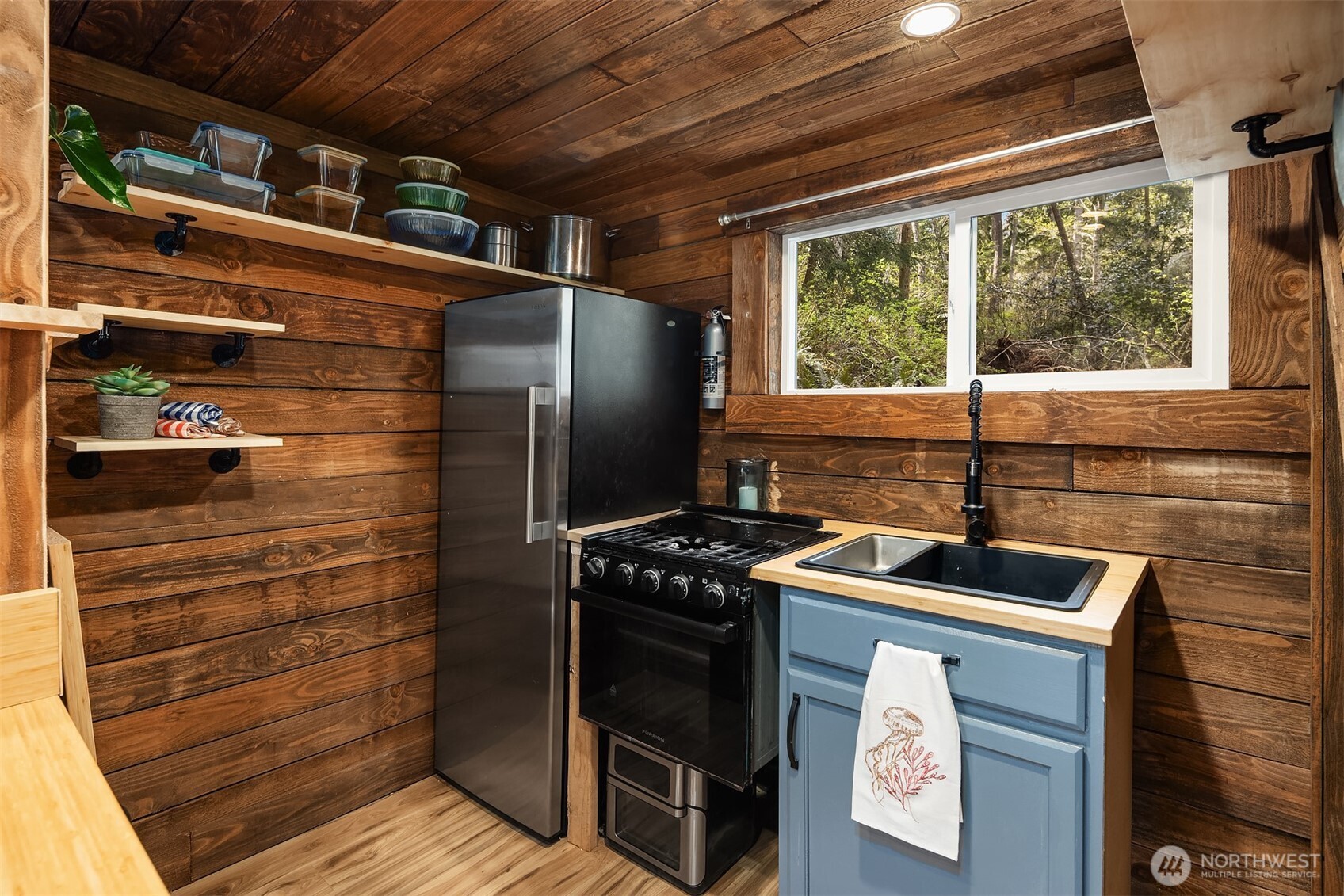 8042 Island Court Property Photo 8