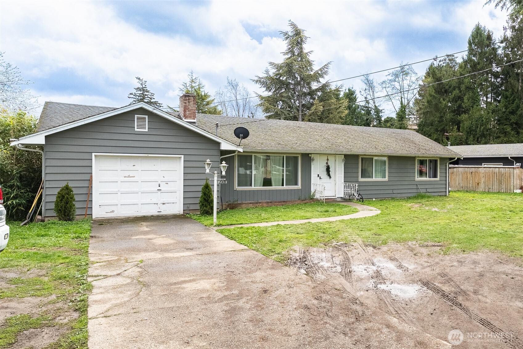 2911 Alderwood Avenue Property Photo