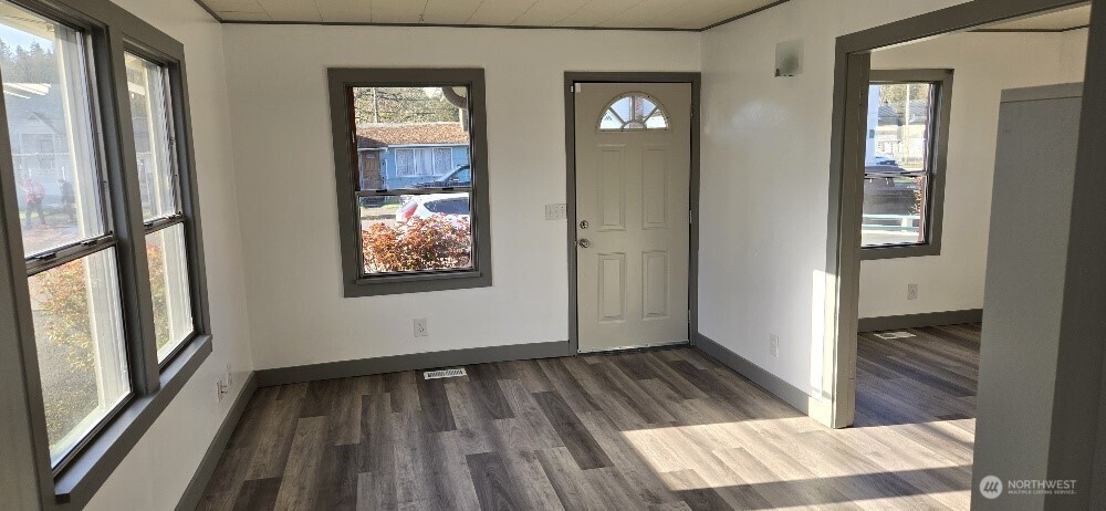 620 W Cota Street Property Photo 18