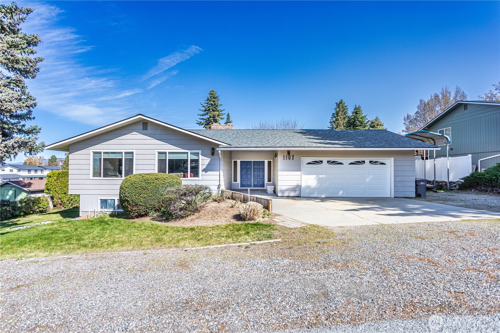 1103 Dale Street Property Photo 1