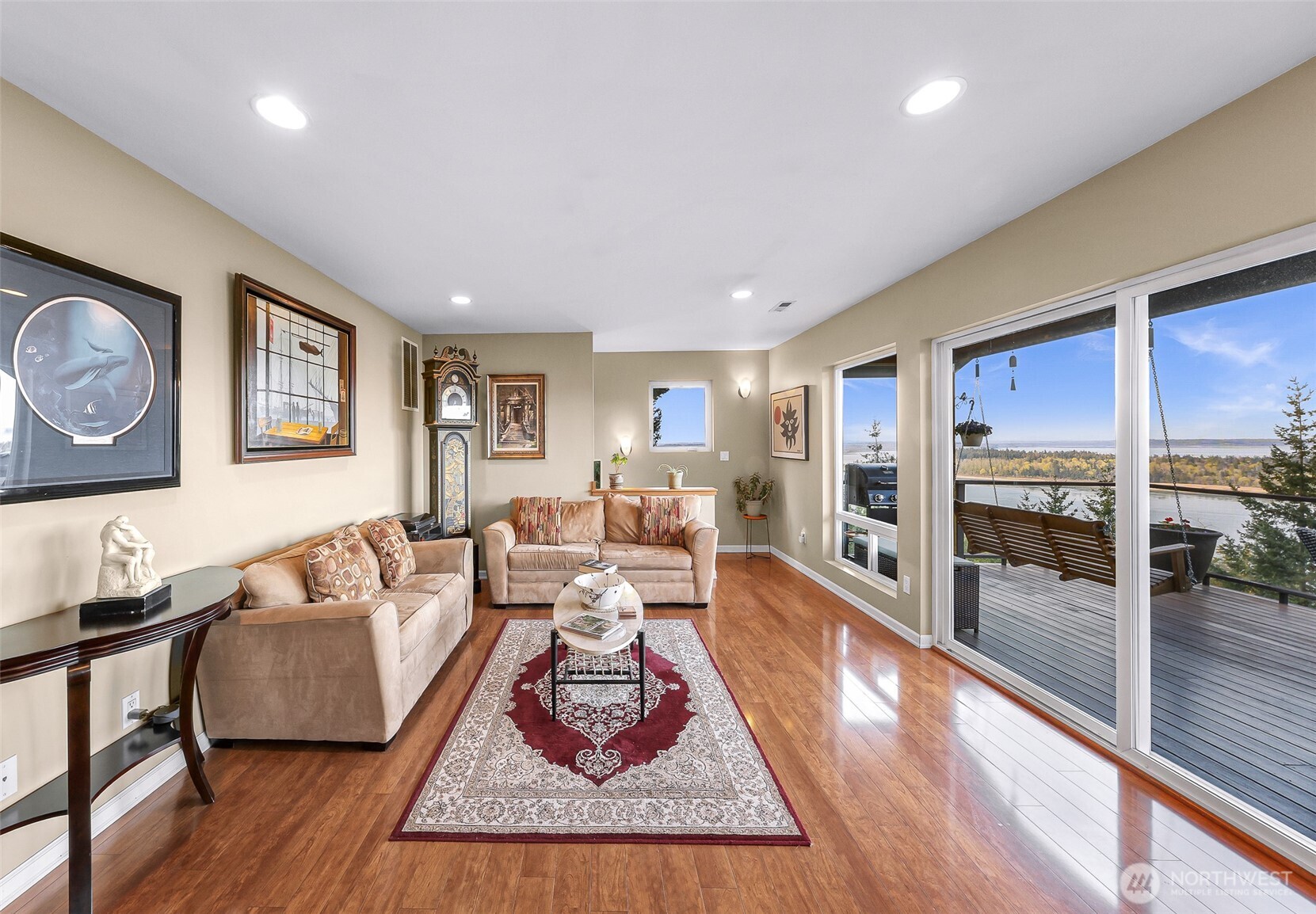 3040 Mt Vista Drive Property Photo 4