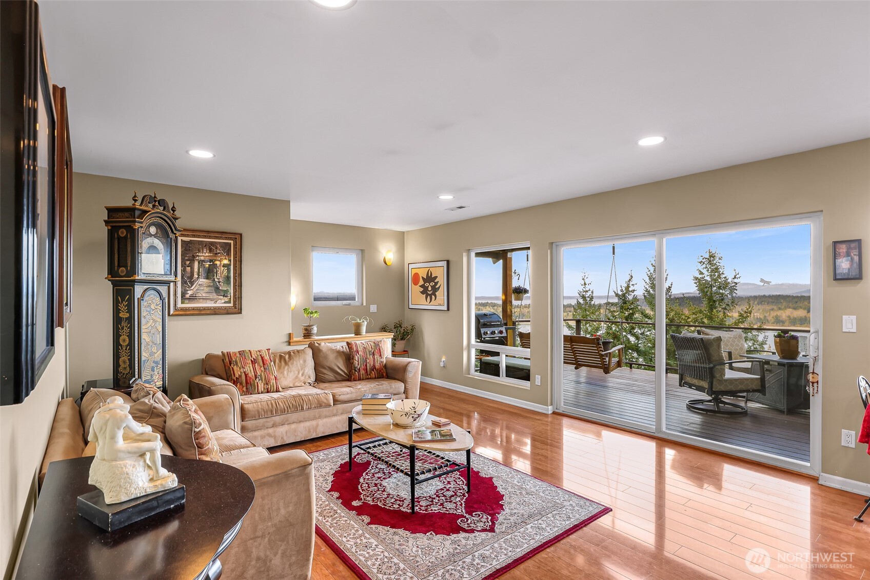 3040 Mt Vista Drive Property Photo 5