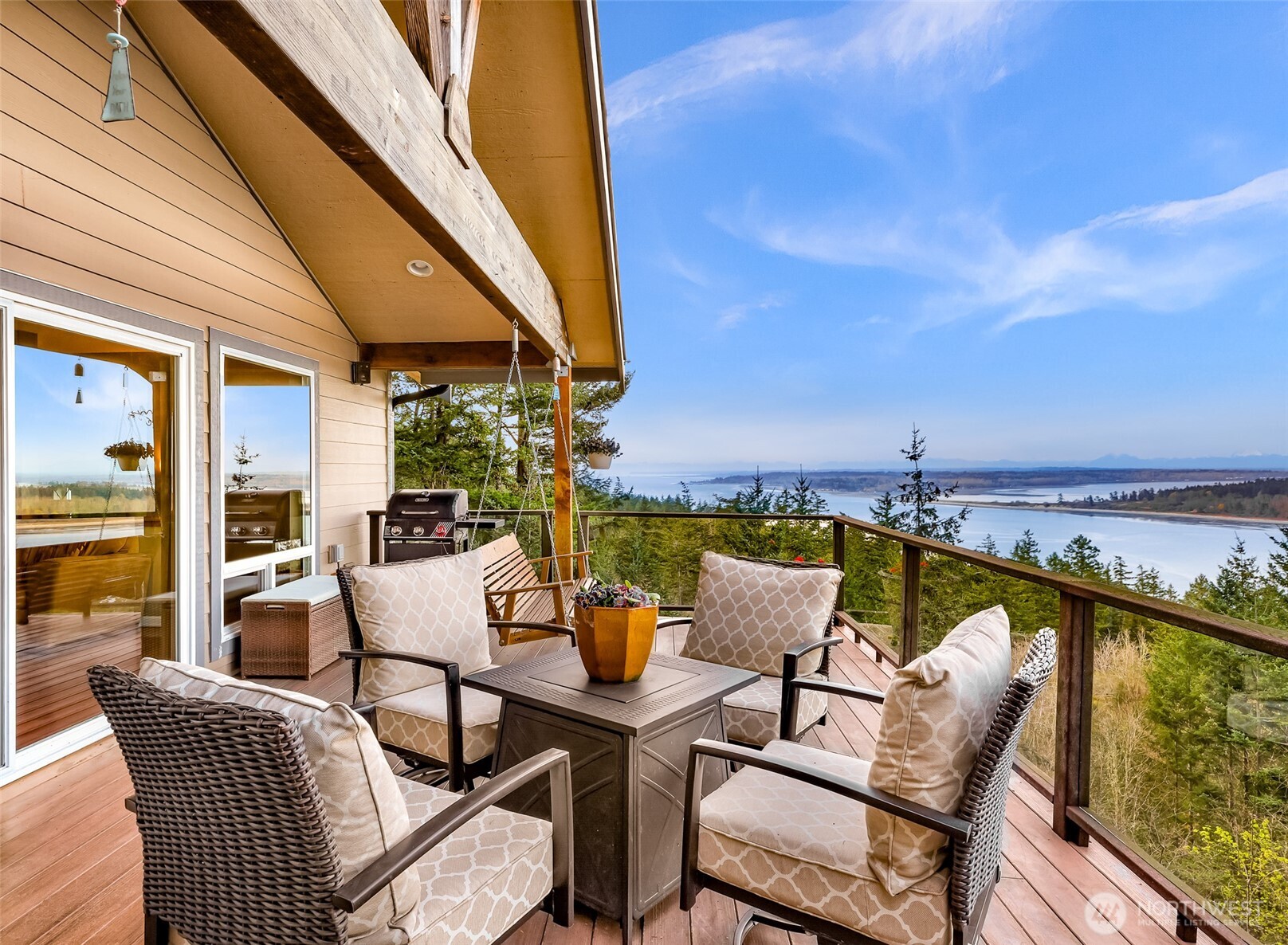 3040 Mt Vista Drive Property Photo 7