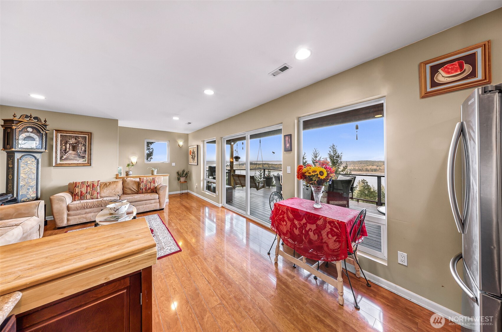 3040 Mt Vista Drive Property Photo 14