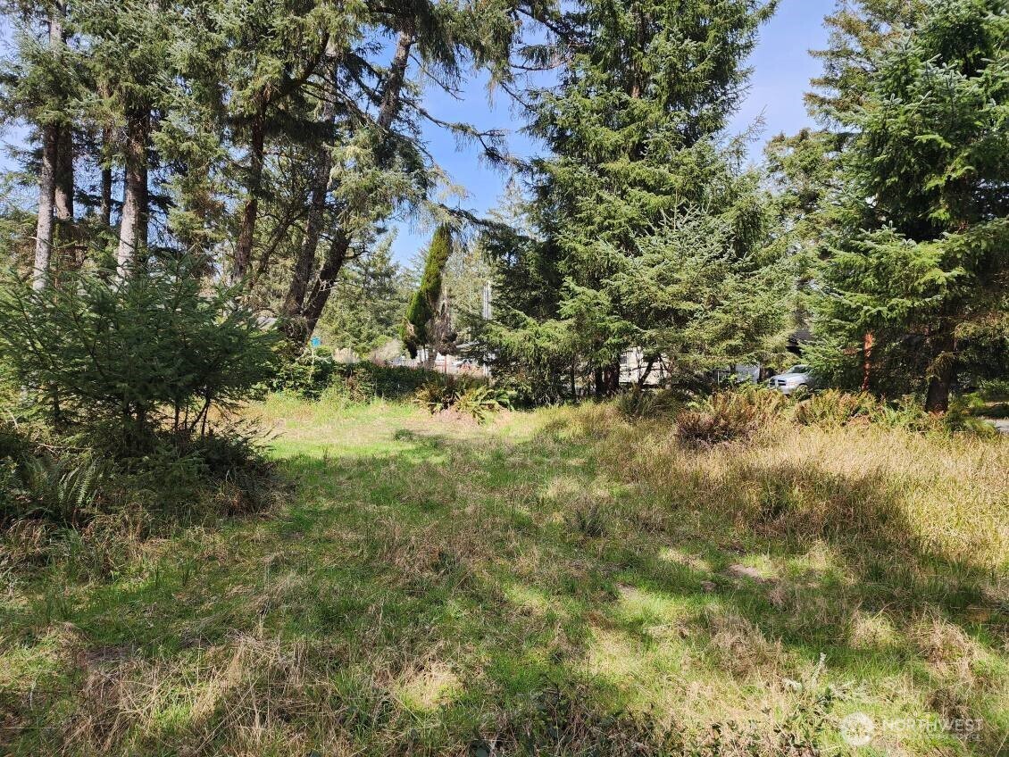 661 Sollecks Avenue Property Photo 3