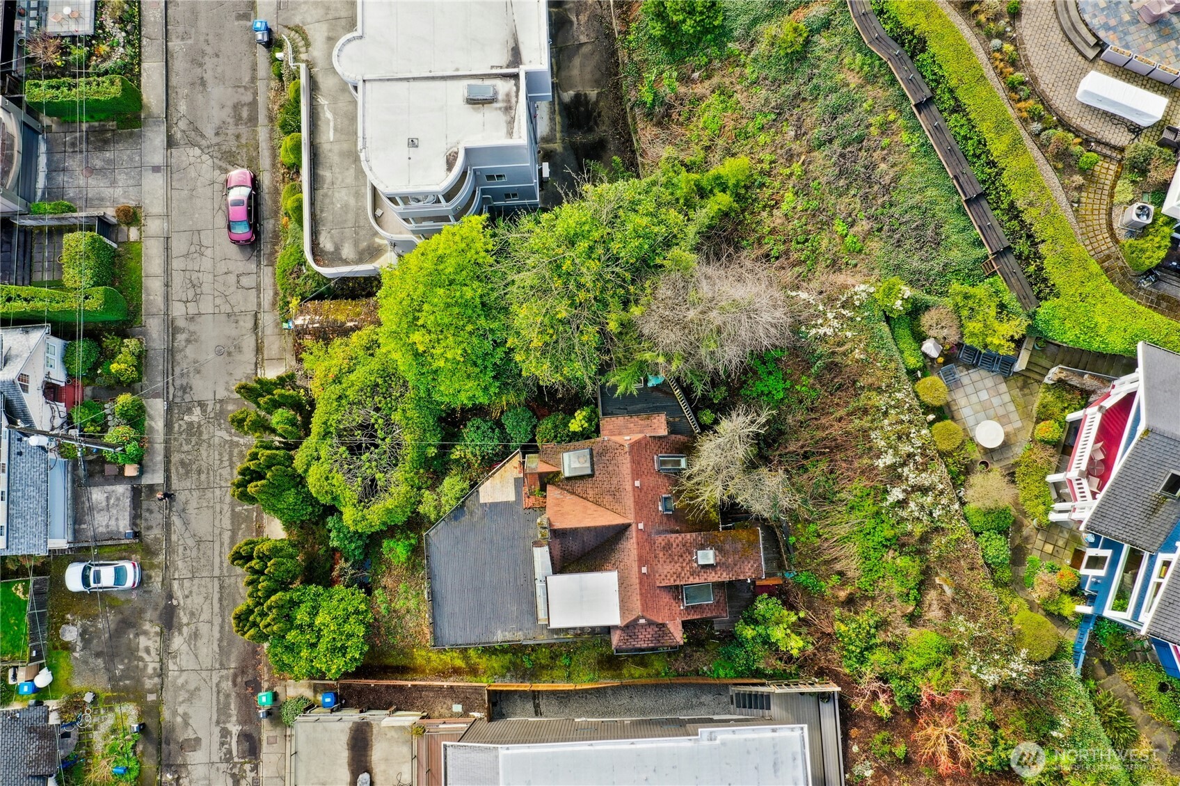 1715 Victoria Avenue Property Photo 2