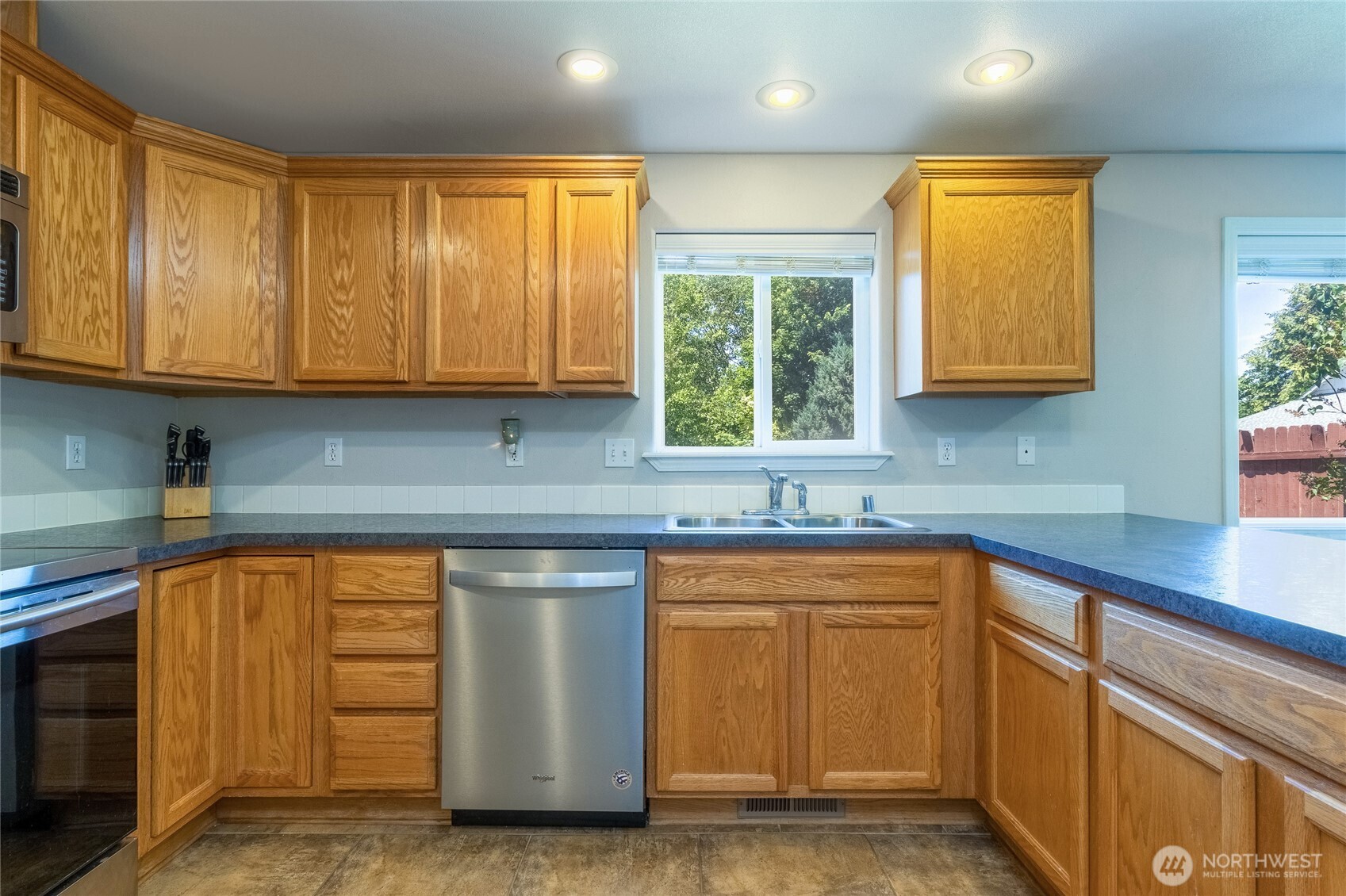2335 Hawk Drive Property Photo 7