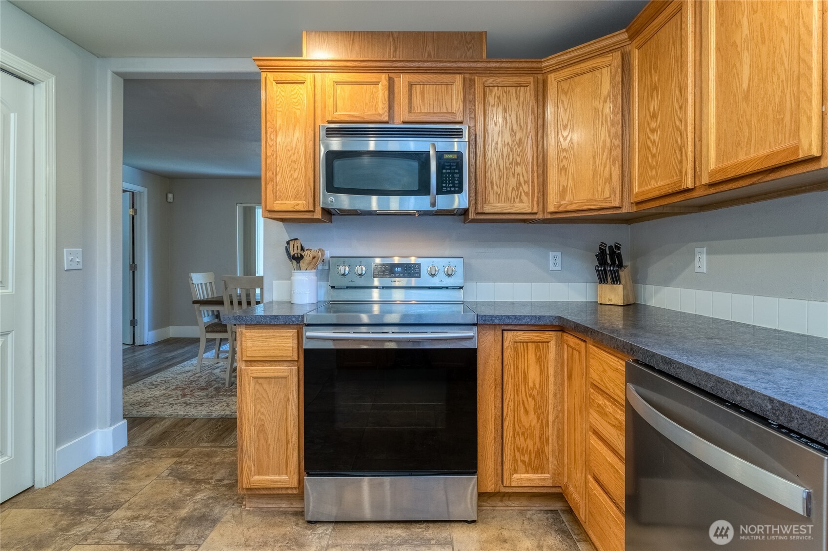 2335 Hawk Drive Property Photo 8