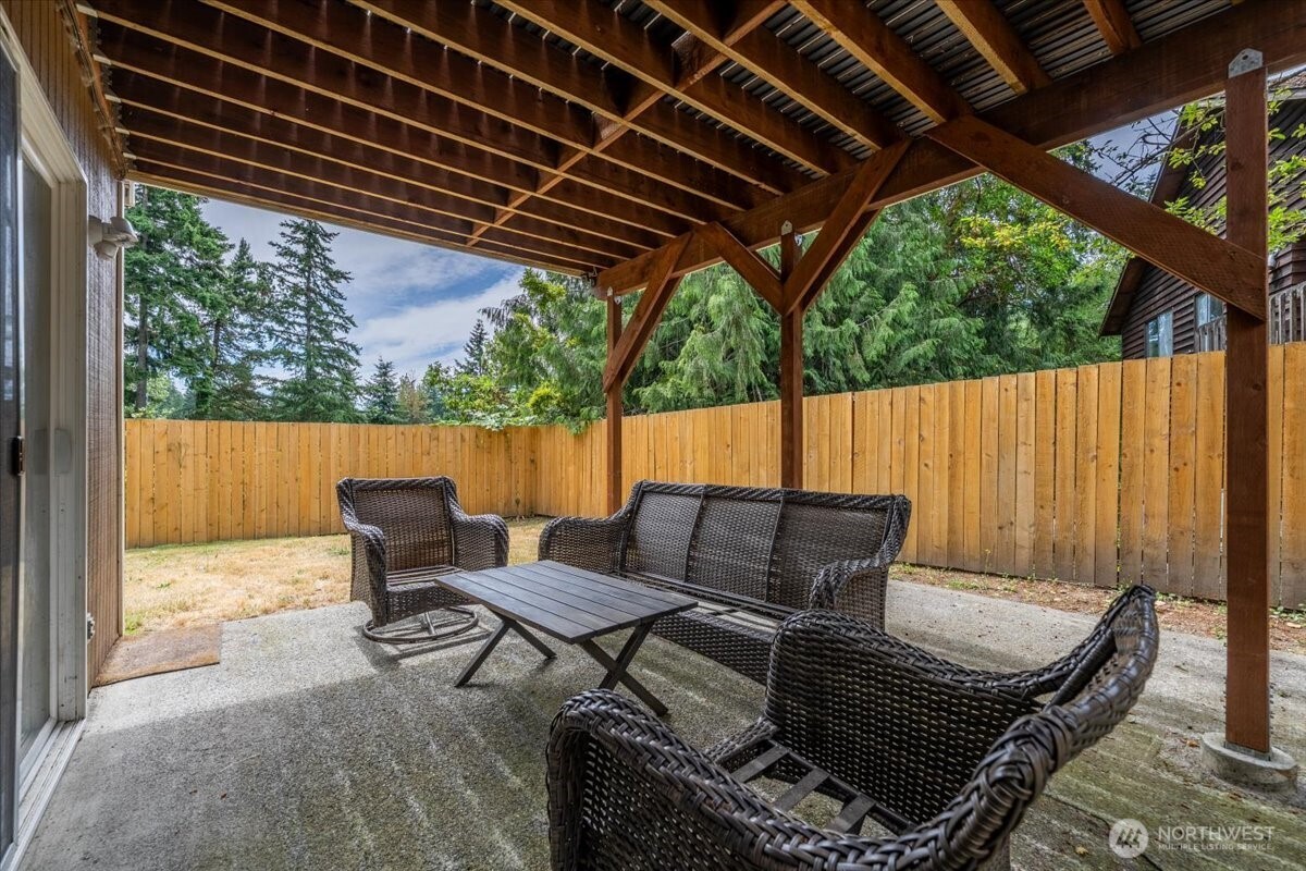 515 N 188th Street Property Photo 3