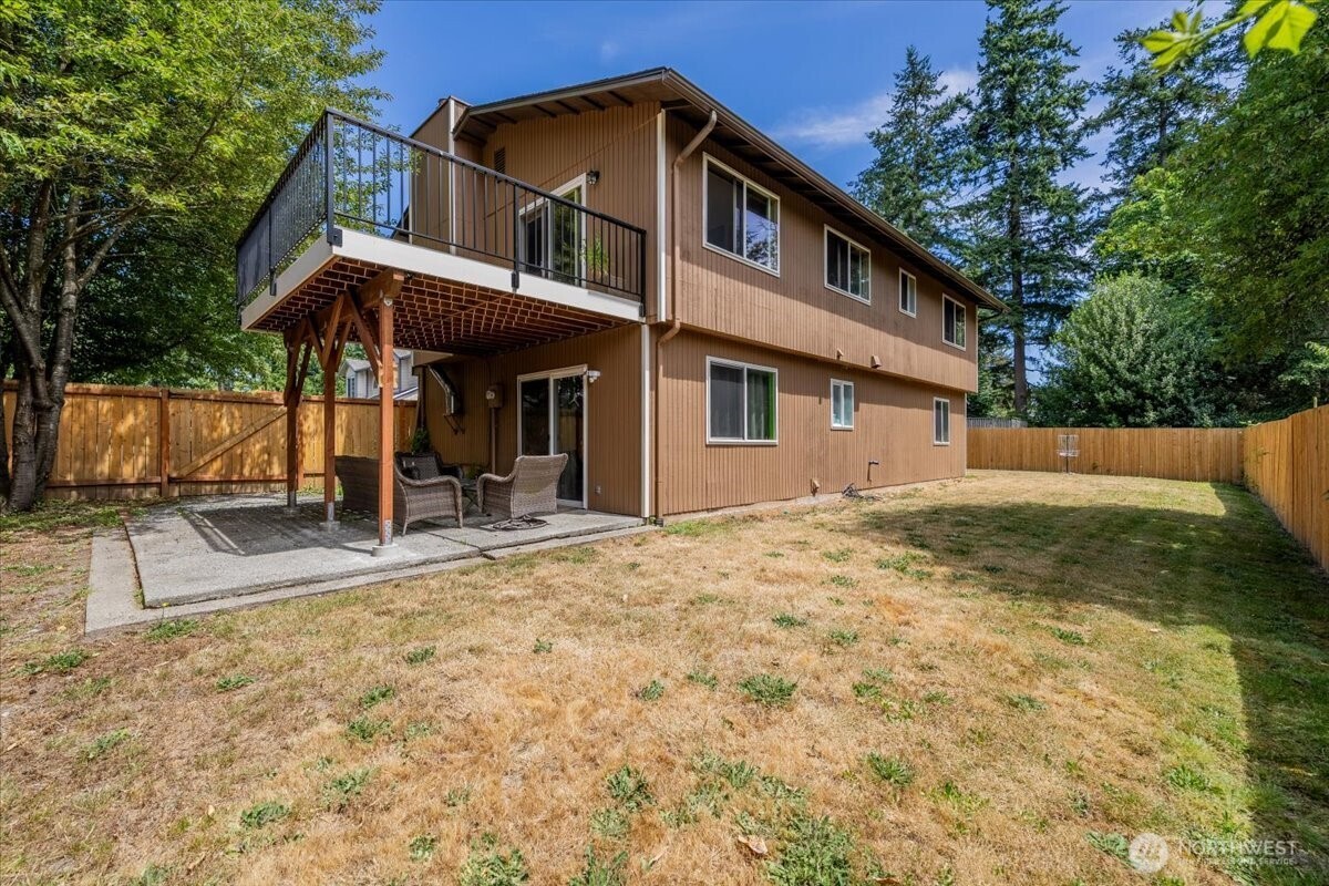 515 N 188th Street Property Photo 4