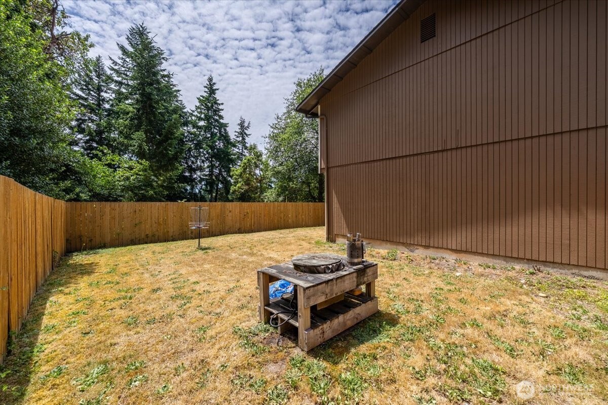515 N 188th Street Property Photo 6