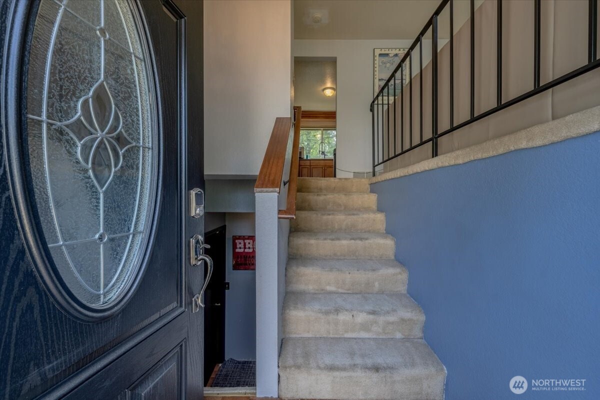 515 N 188th Street Property Photo 8