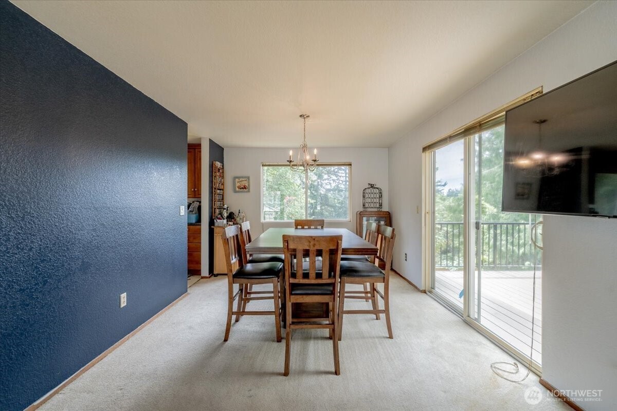 515 N 188th Street Property Photo 13