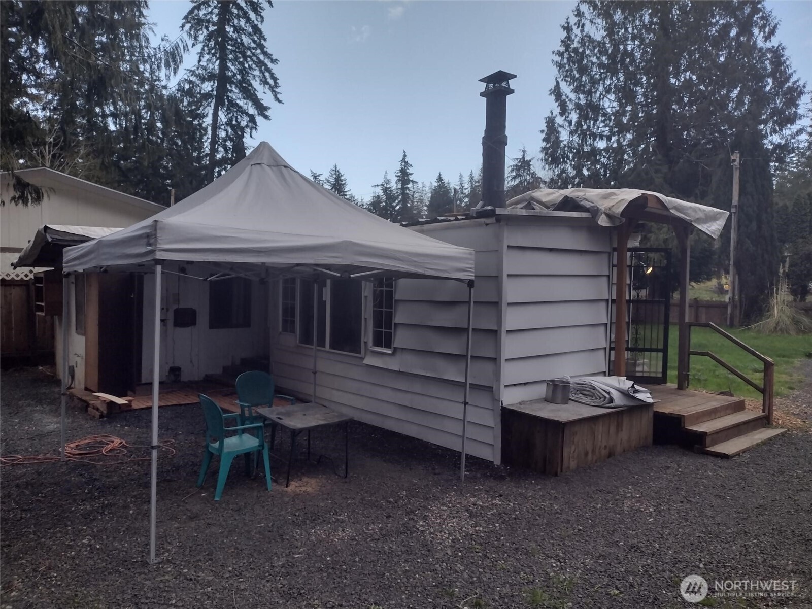 581 E Lakeshore Drive Property Photo 2
