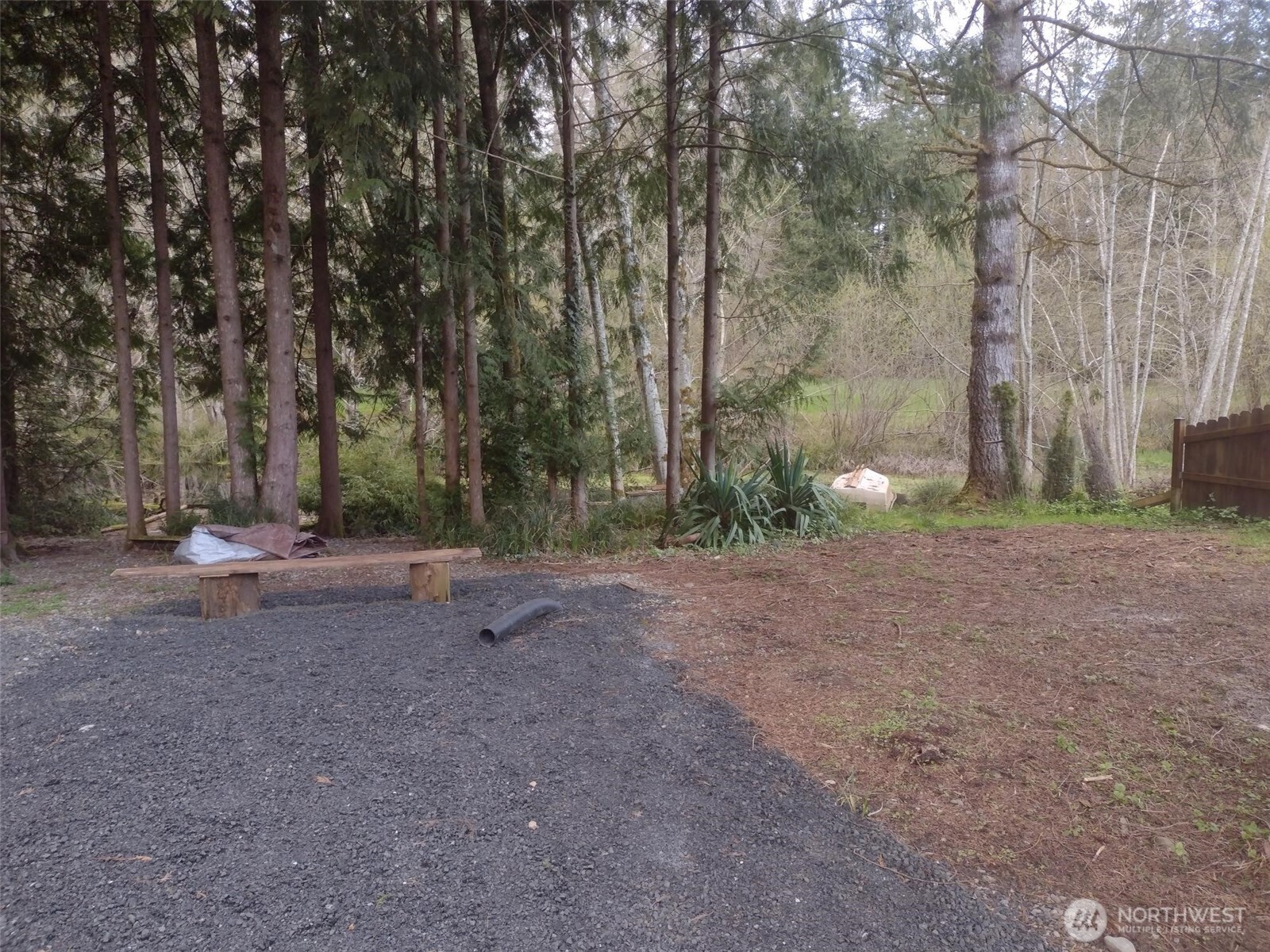 581 E Lakeshore Drive Property Photo 6