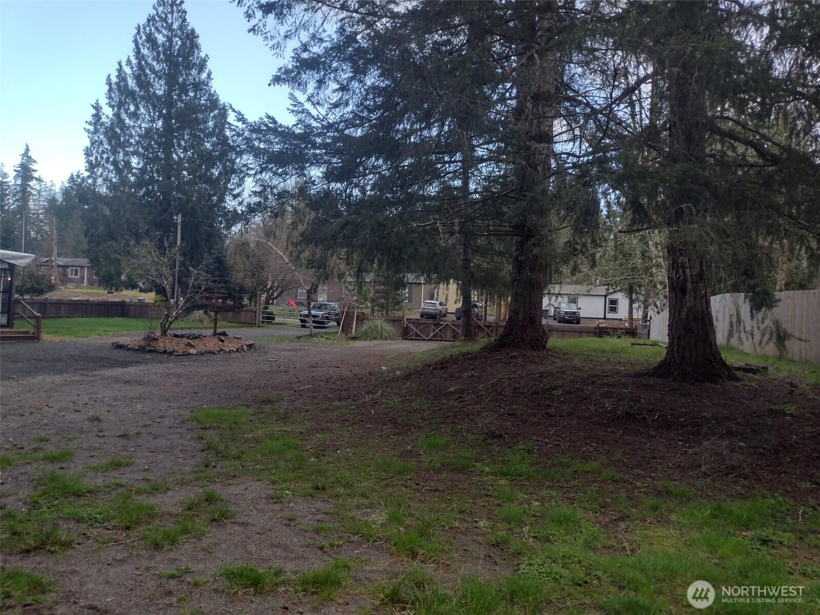 581 E Lakeshore Drive Property Photo 8