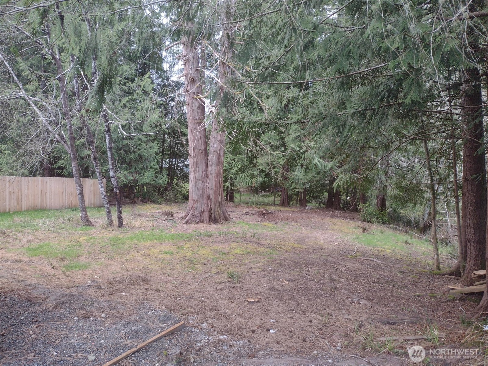 581 E Lakeshore Drive Property Photo 9