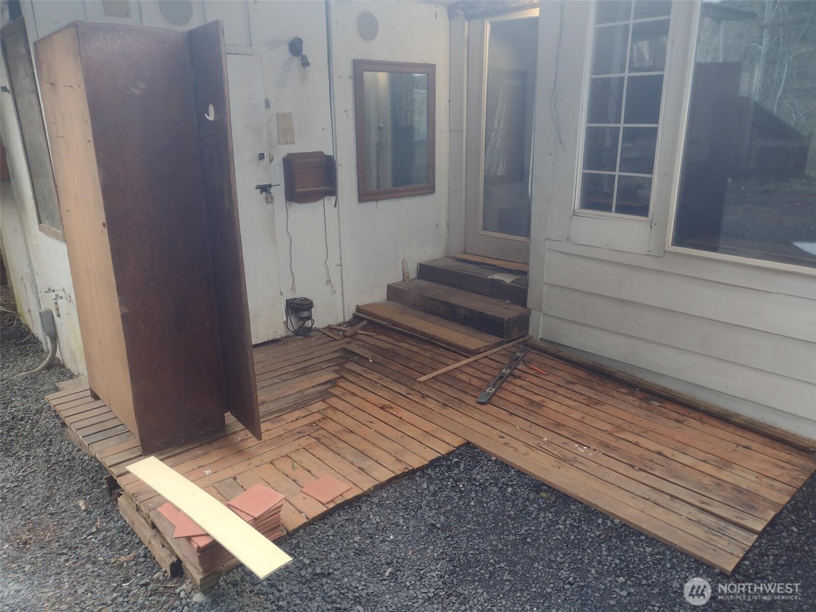 581 E Lakeshore Drive Property Photo 19