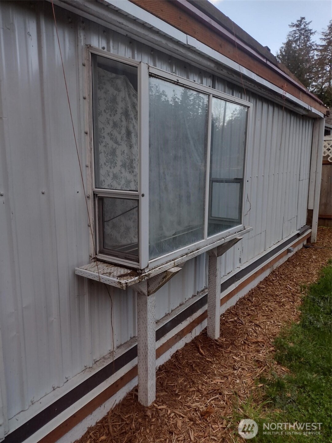 581 E Lakeshore Drive Property Photo 22