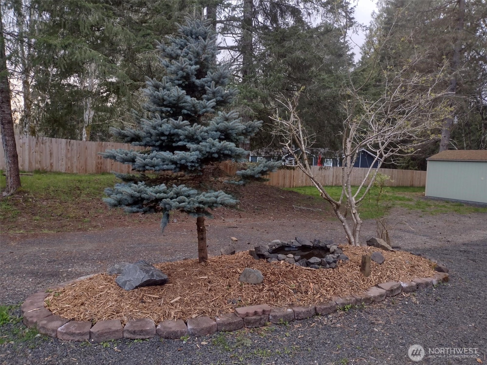 581 E Lakeshore Drive Property Photo 25