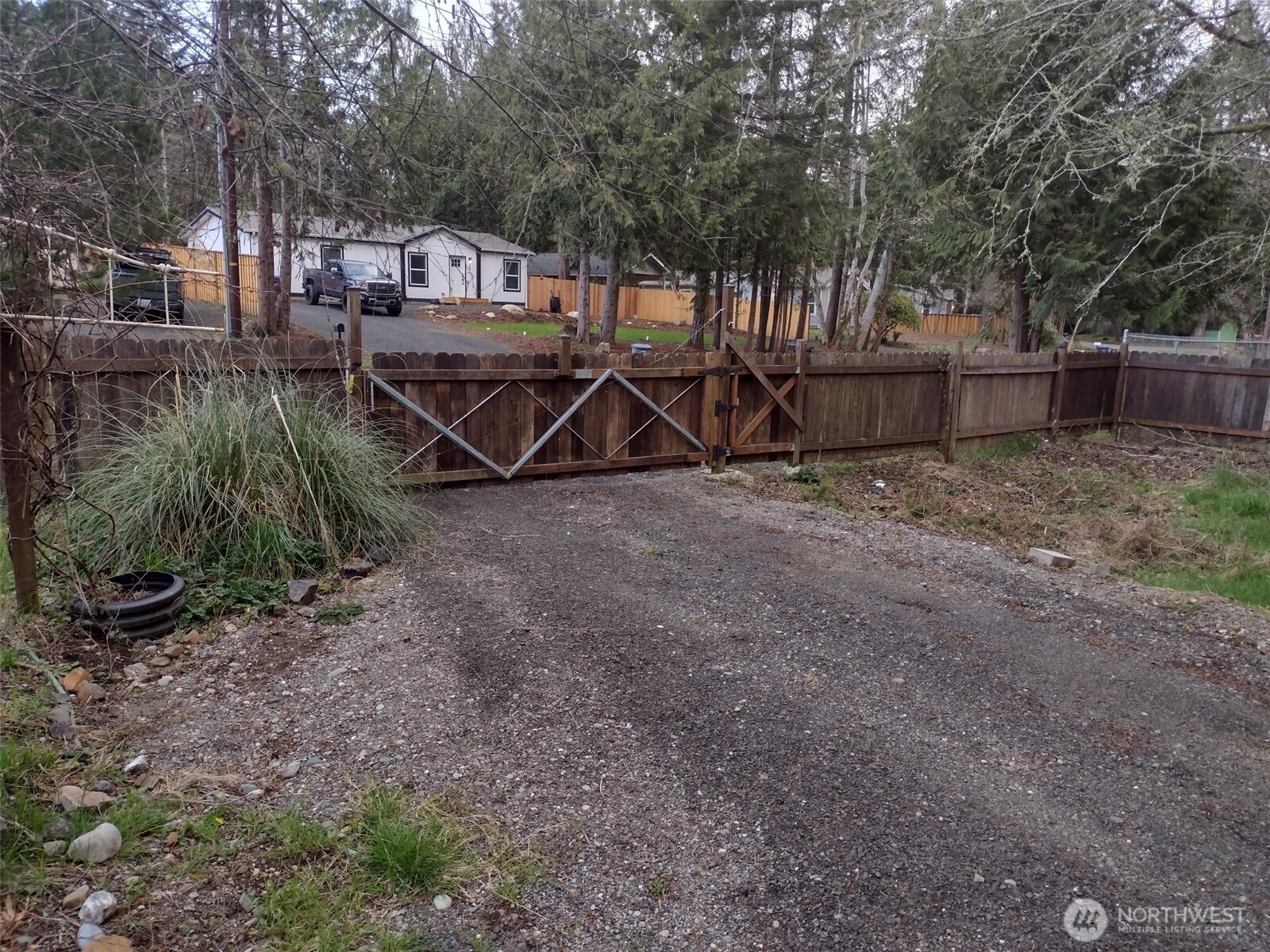 581 E Lakeshore Drive Property Photo 27