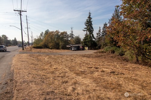 2413 E Sunset Drive Property Photo 4