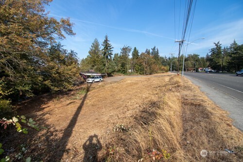 2413 E Sunset Drive Property Photo 6