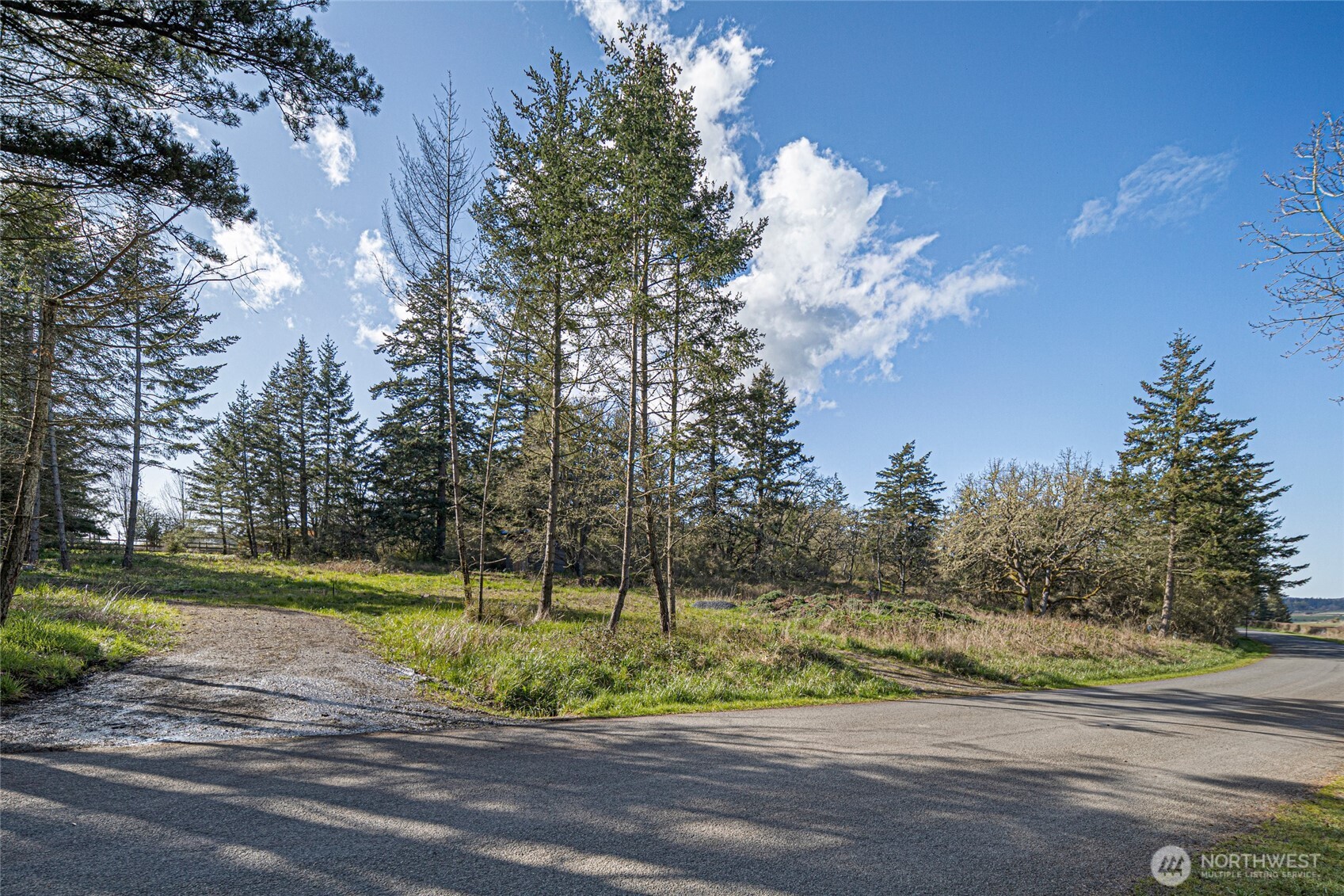 21 Ranchos Road Property Photo 6