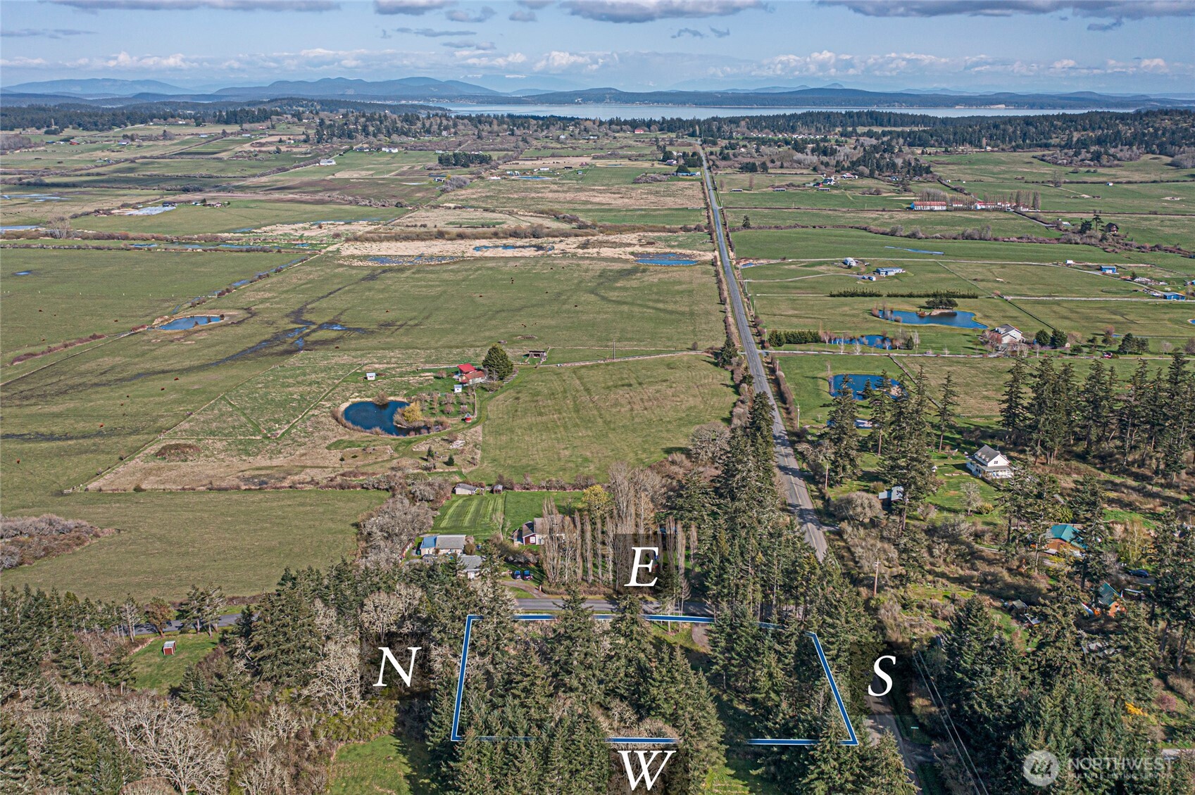 21 Ranchos Road Property Photo 11