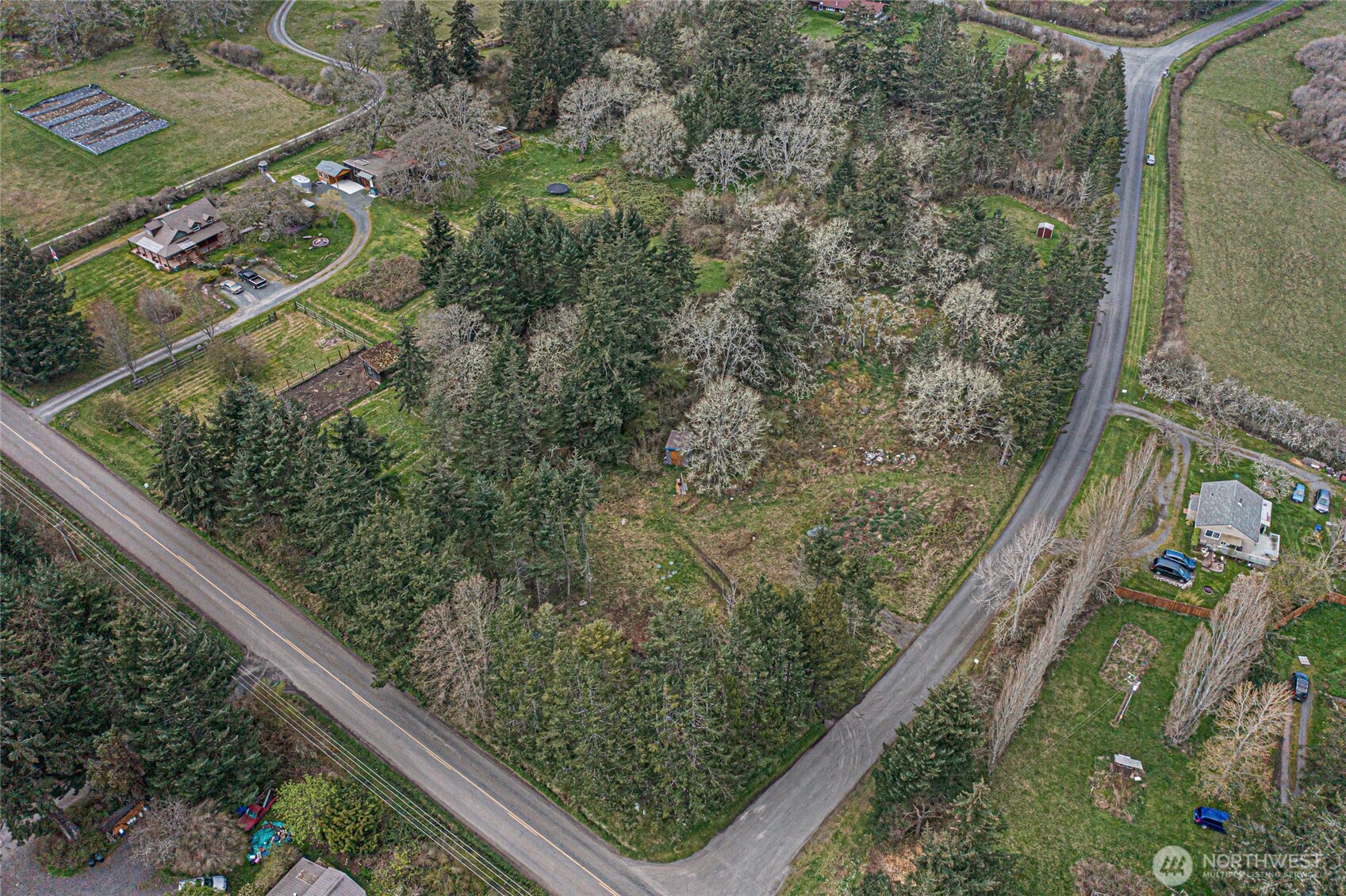 21 Ranchos Road Property Photo 17