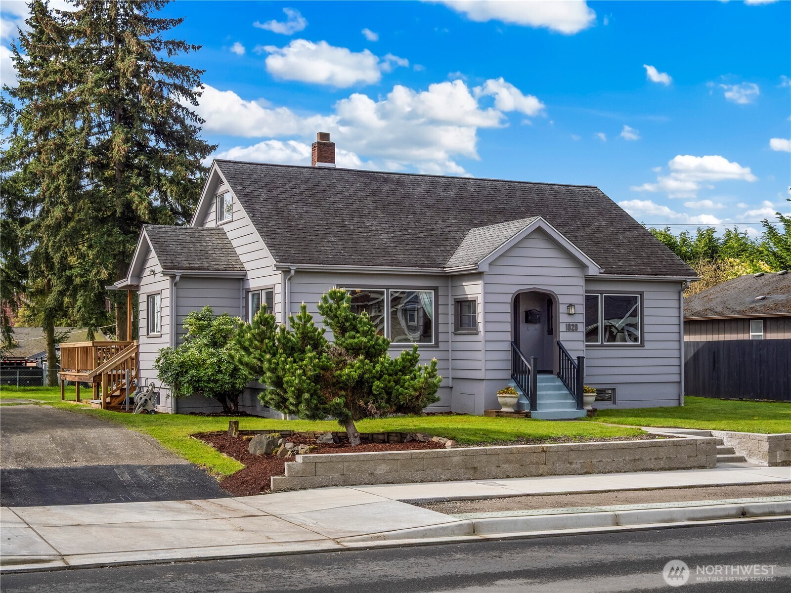 1020 E 64th Street Property Photo