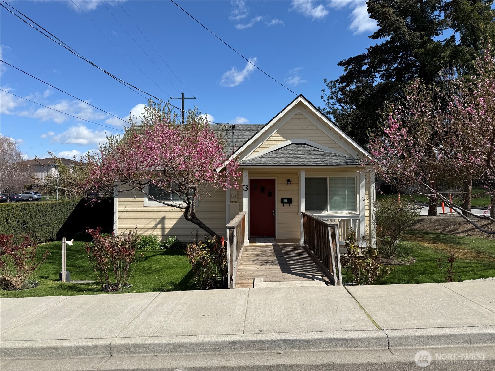 3 Se Birch Avenue Property Photo