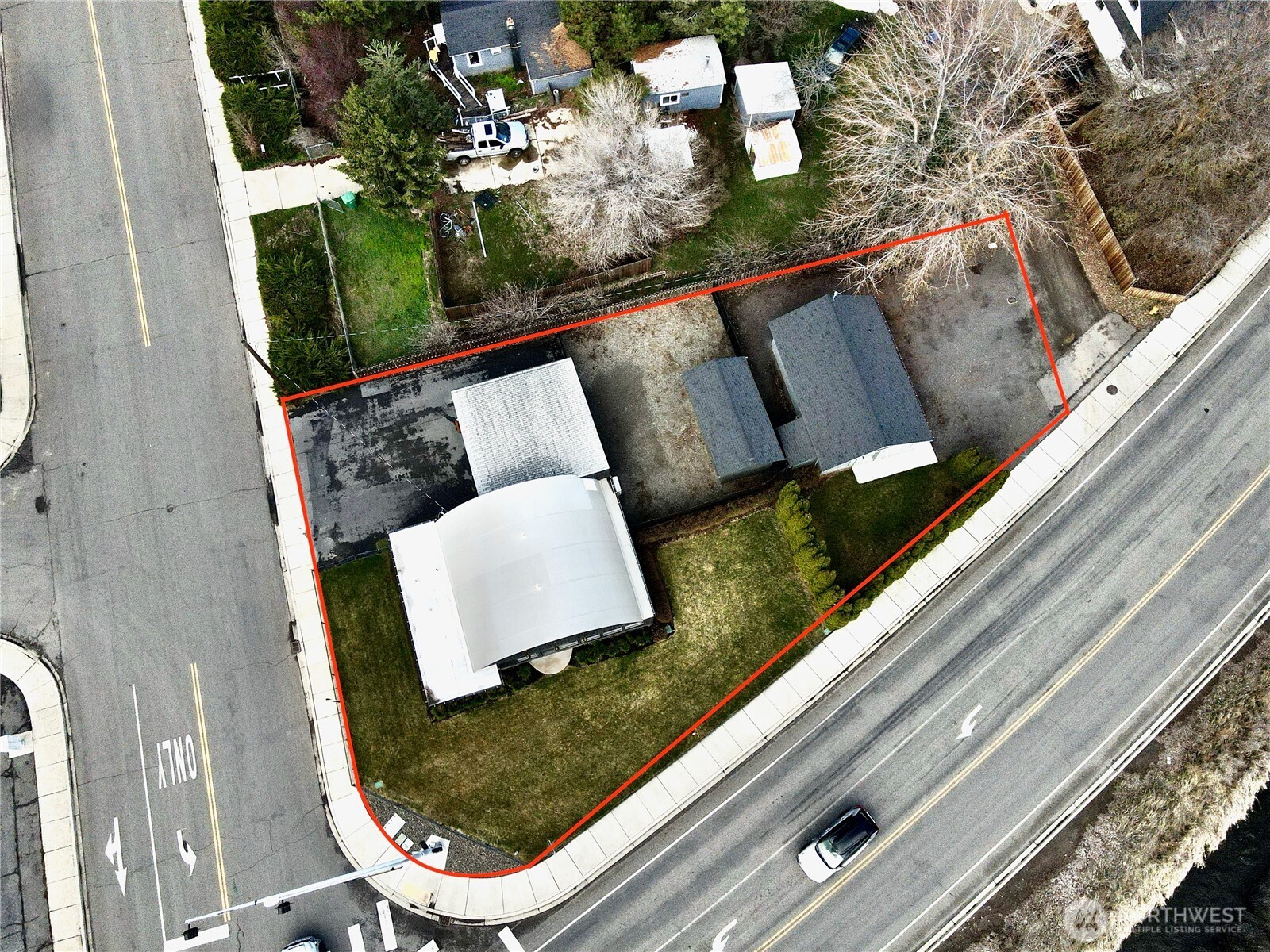 503 N Railroad Avenue Property Photo 15