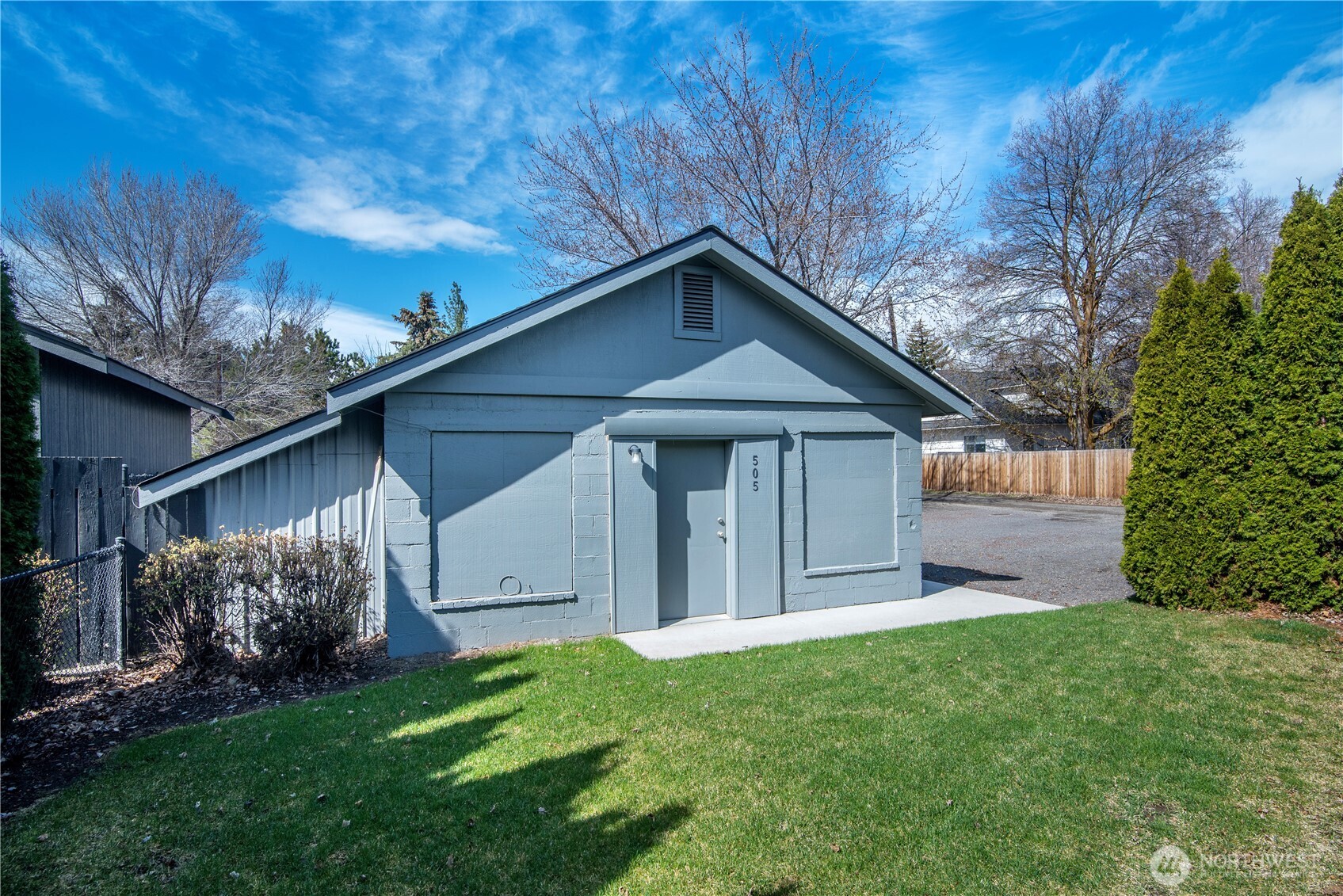 503 N Railroad Avenue Property Photo 17