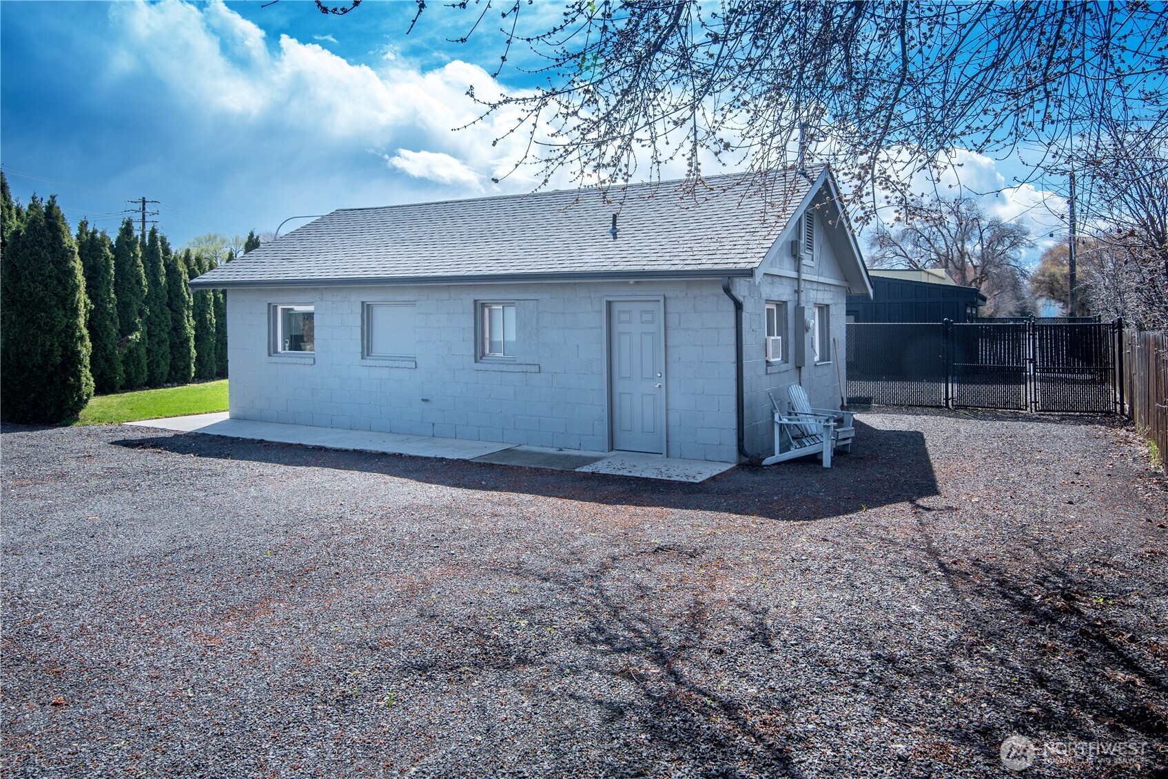 503 N Railroad Avenue Property Photo 18