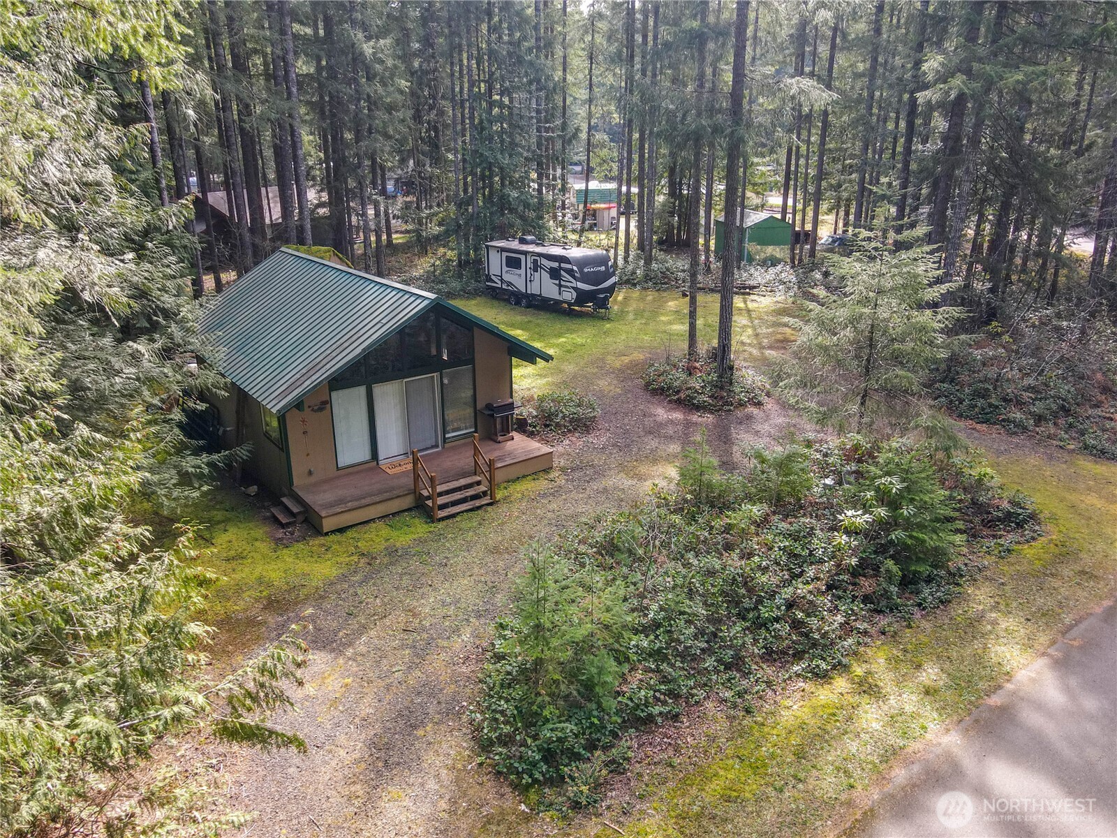 61 N Hamma Hamma Drive Property Photo 1