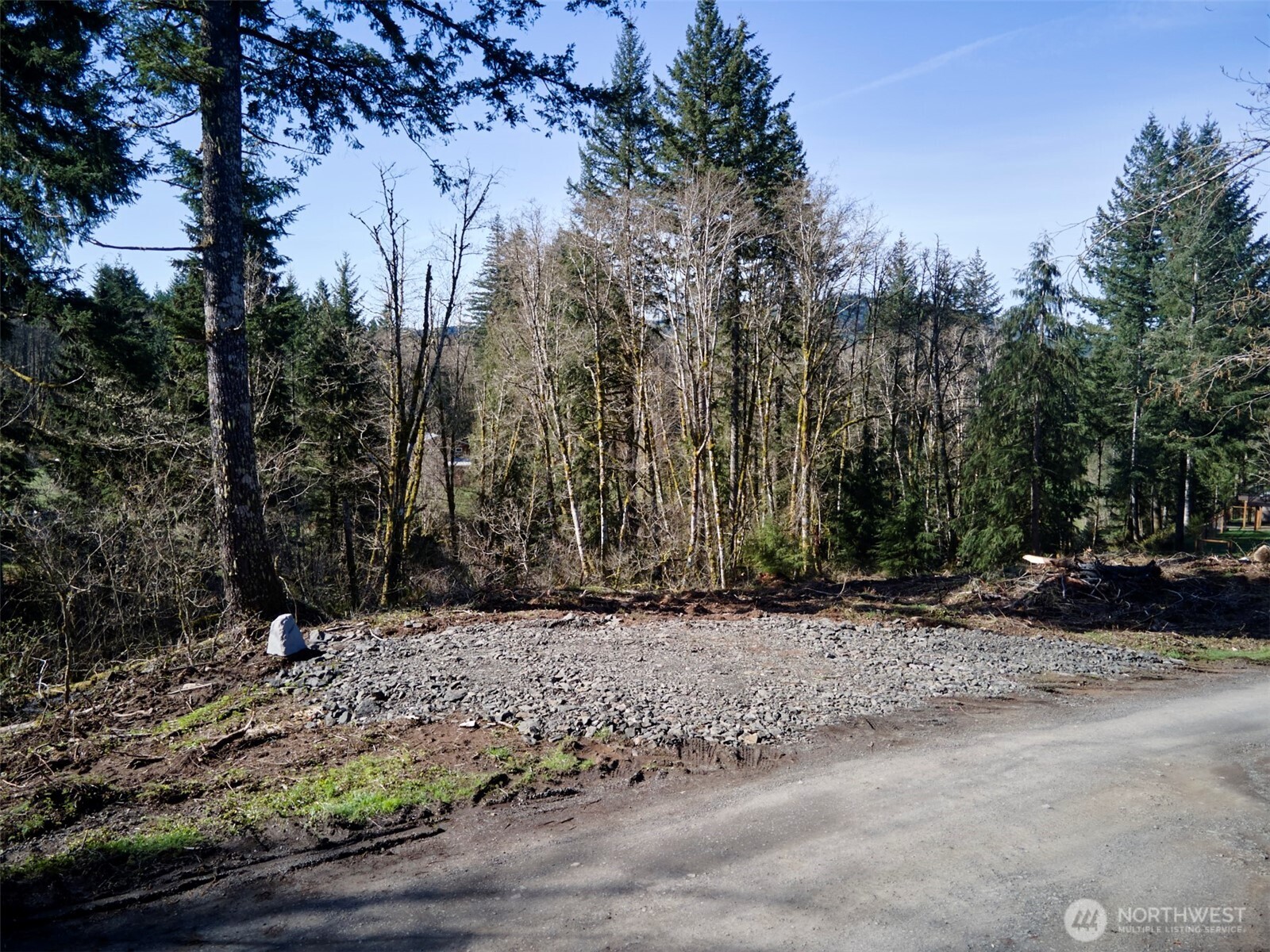 140 Skinner Road Property Photo 2