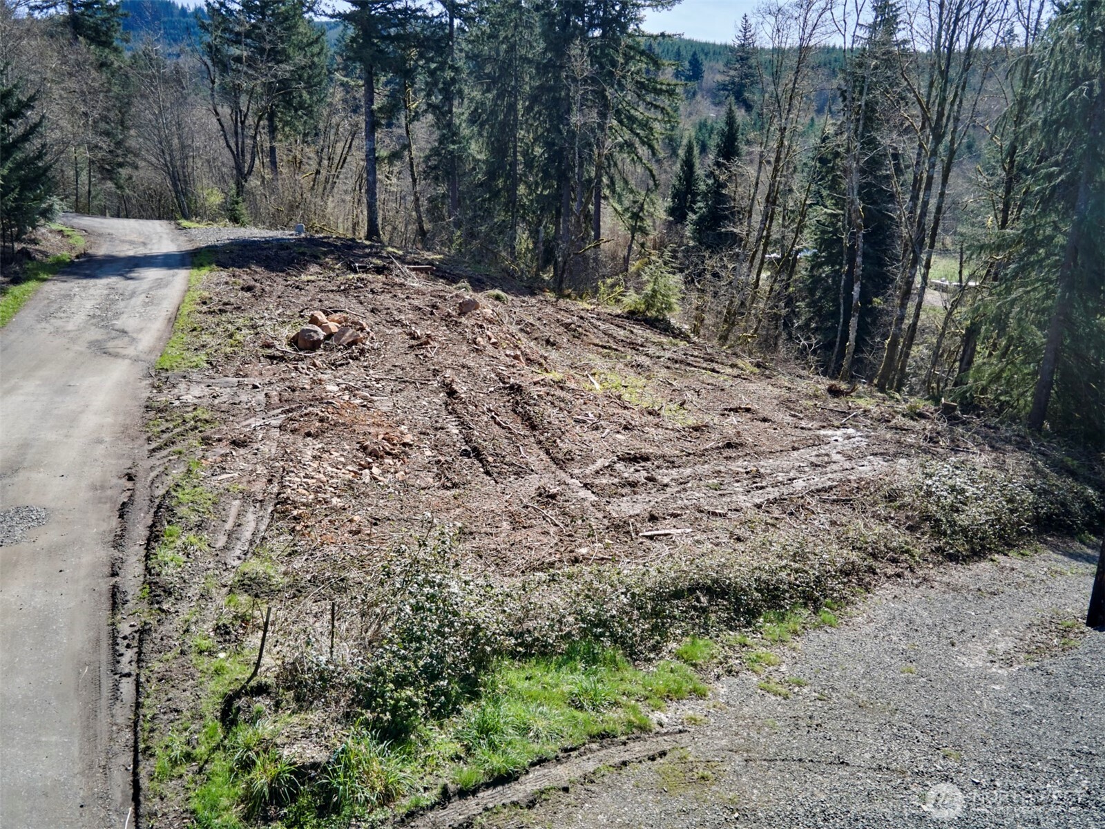 140 Skinner Road Property Photo 4